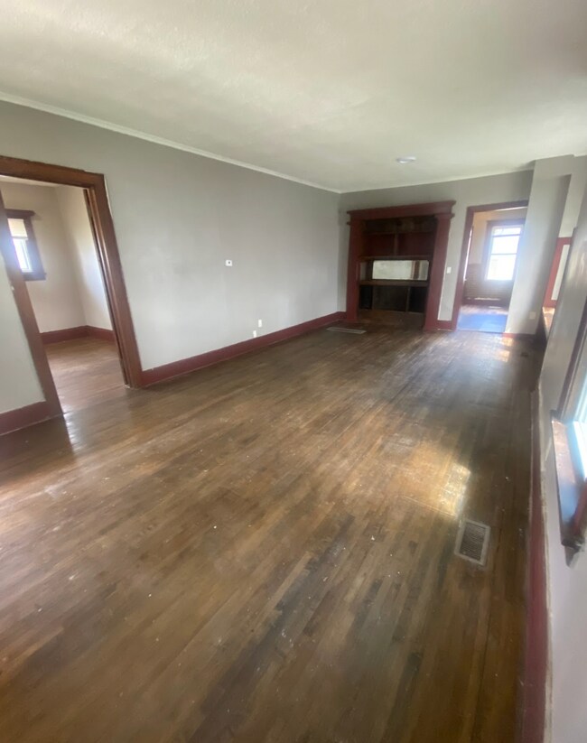 Building Photo - 3522 N Bryant Ave