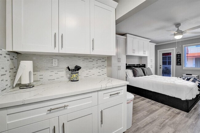 Building Photo - 329 Connecticut St