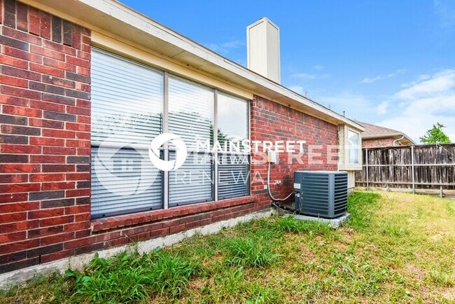 Building Photo - 3 Bedroom Pet-Friendly Home in Plano, TX with Main Street Renewal