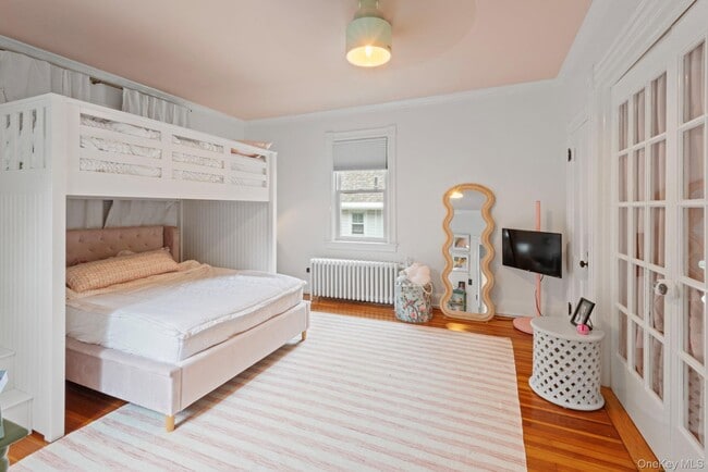 Building Photo - 56 Scudder Ave