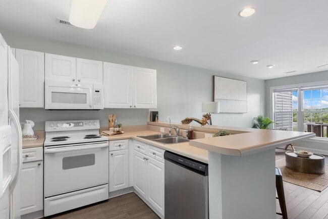 Building Photo - 918-517 N New River Dr