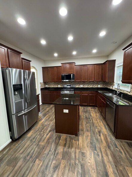 Building Photo - 421 Morgans Creek Ct NW