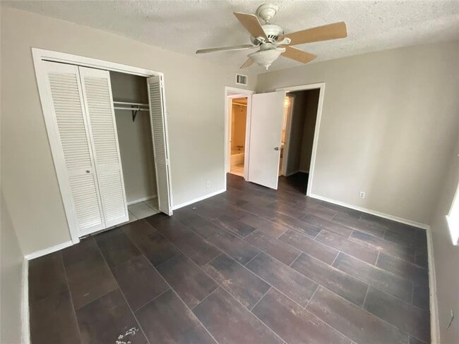 Building Photo - 710 Colquitt St