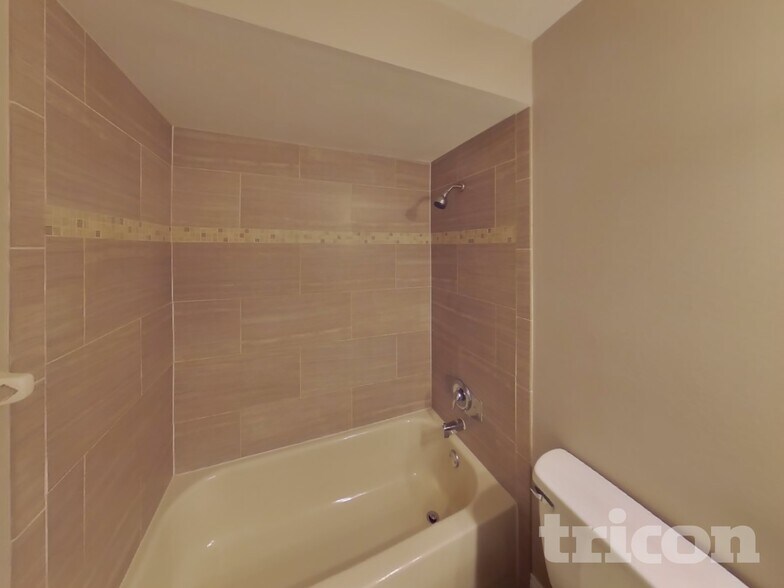 Building Photo - 10919 Livingston Dr