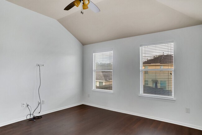 Building Photo - 15807 Little Miss Creek Dr