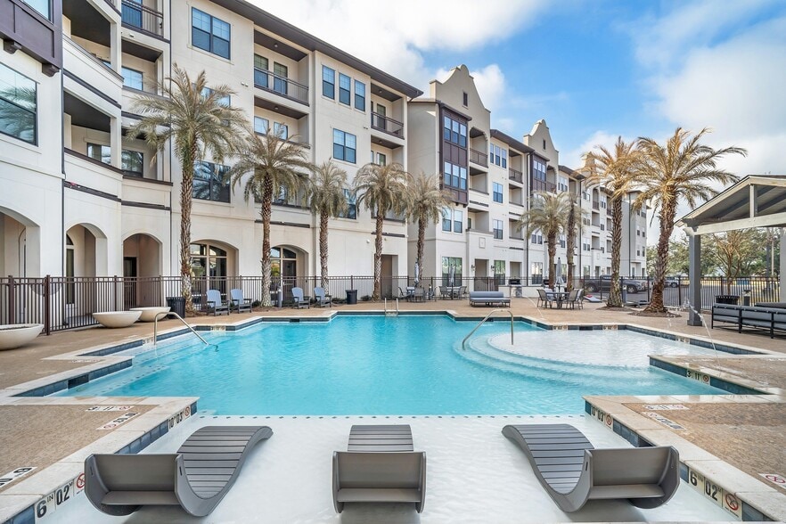 Primary Photo - The Addison Apartments