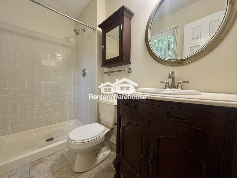 Building Photo - 20925 Shakespeare Dr