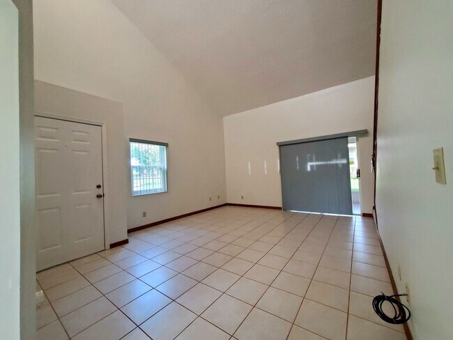 Building Photo - 1423 Disston Ave