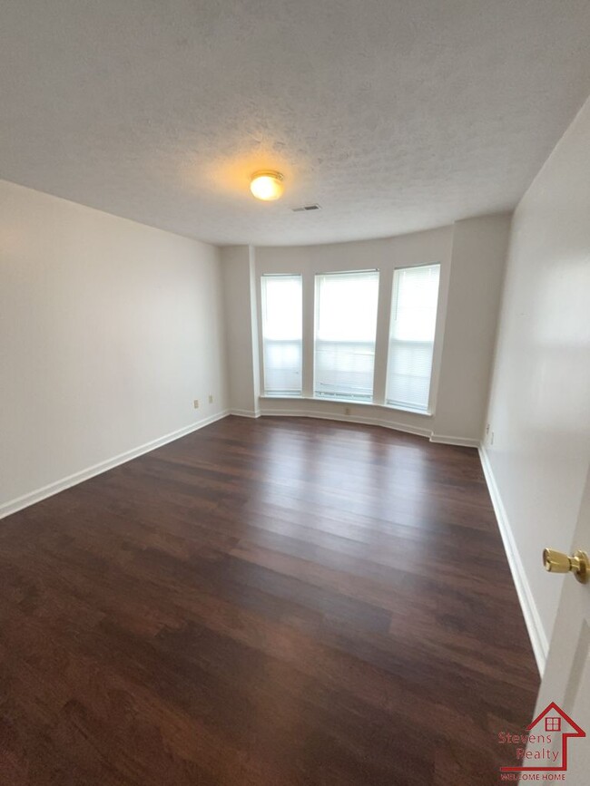 Building Photo - 304 Oriole Dr