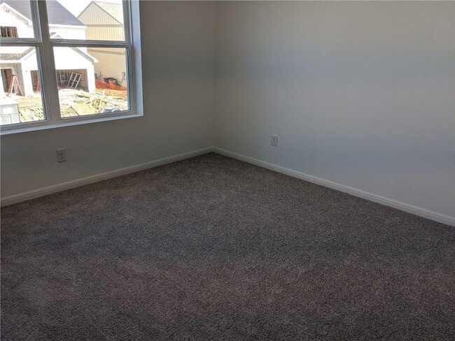 Building Photo - 6705 Routenburn St