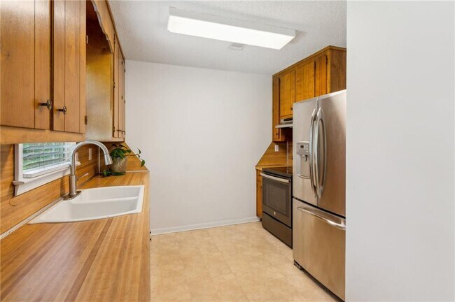 Building Photo - 355 Cross Creek Pl
