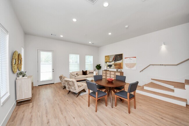 Building Photo - 1053 Glenn Ave