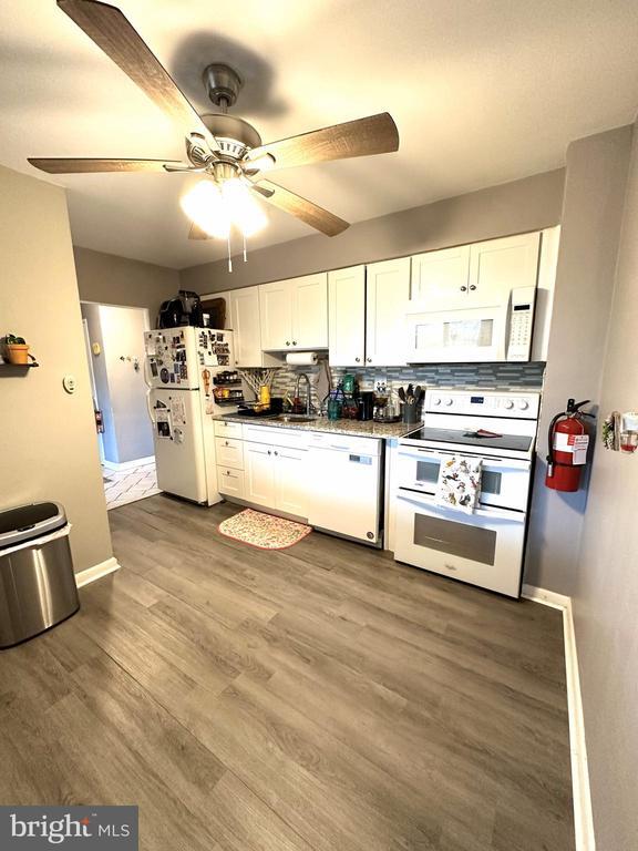 Building Photo - 410 Chestnut St