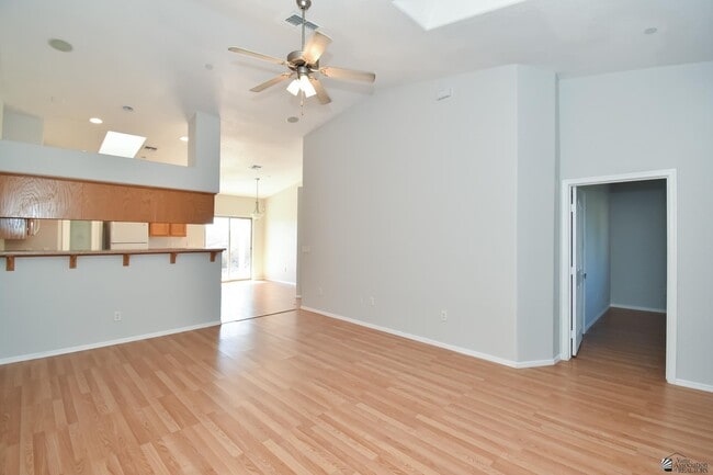 Building Photo - 9157 E 31st Ln