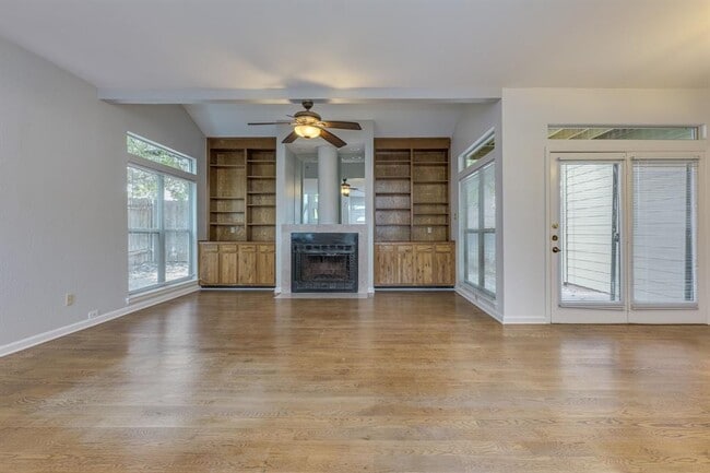 Building Photo - 8318 Greenslope Dr
