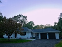 Building Photo - 7 Maple Ave
