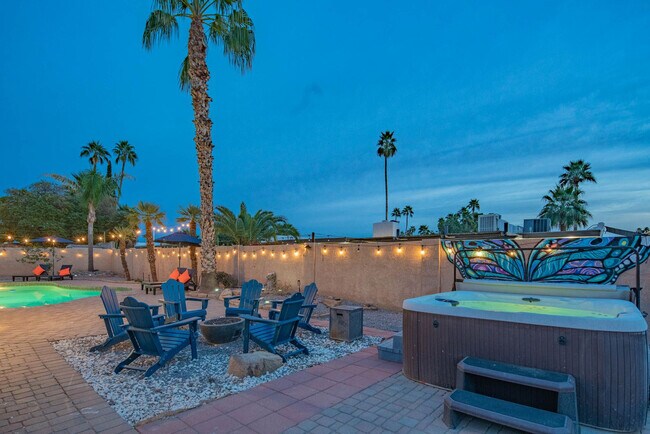 Building Photo - 6411 E Thunderbird Rd