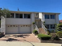 Building Photo - Newly Renovated 4 Bedroom 3 Bath Home with...