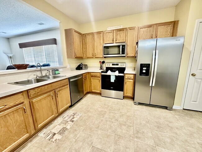 Building Photo - Lovely Furnished, Sun City of Hilton Head Rental!