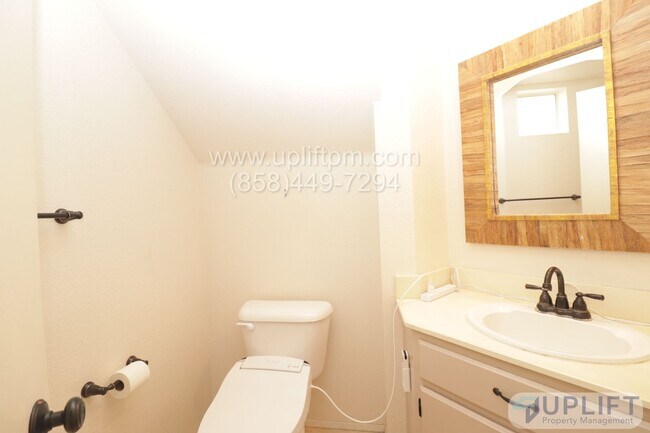 Building Photo - 3 Bed, 2.5 Bath Condo in Cornerstone Scrip...