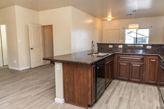 Building Photo - 2549 S 42nd Ave