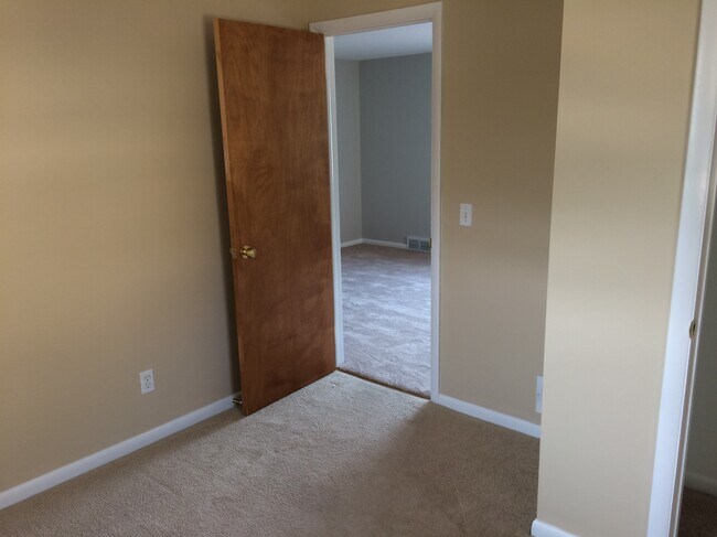 Building Photo - 402 McKinley Street