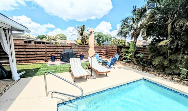 Building Photo - 7477 Mariana Dr