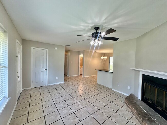 Building Photo - Stoneridge Duplex 454/452