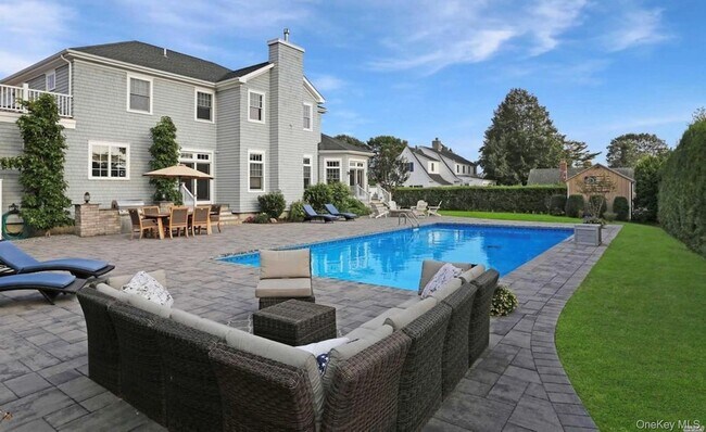 Building Photo - 43 Shore Rd