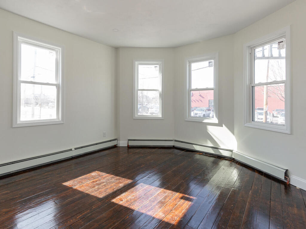 Building Photo - 35 Valley St