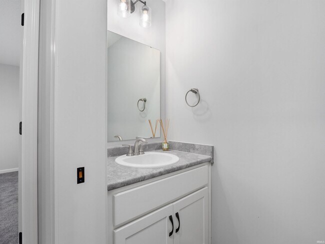 Building Photo - 14732 Verona Lks Psge