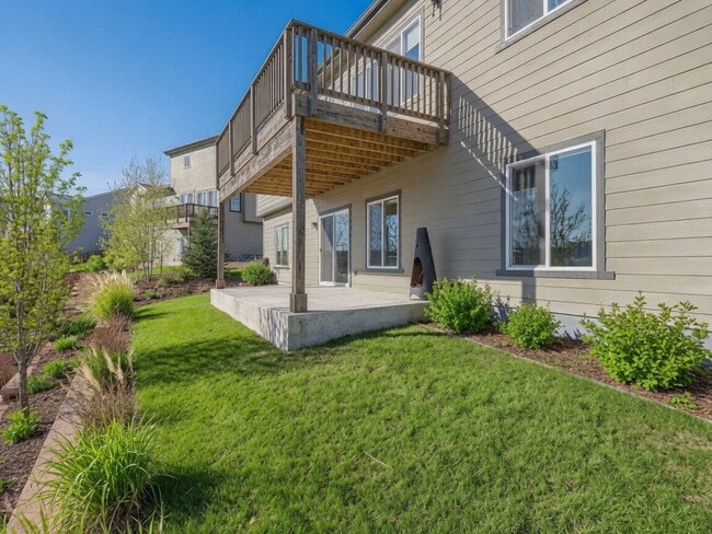 Building Photo - Castle Oaks 6 Bedroom Home With Finished Basement (Available September 7th)