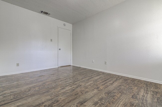 Building Photo - 8108 West Gate Blvd