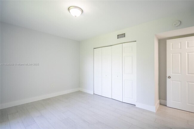 Building Photo - 465 NE 59th St