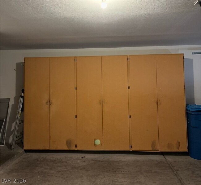 Building Photo - 9986 Catalina Canyon Ave