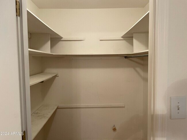 Building Photo - 8473 E Pierce St