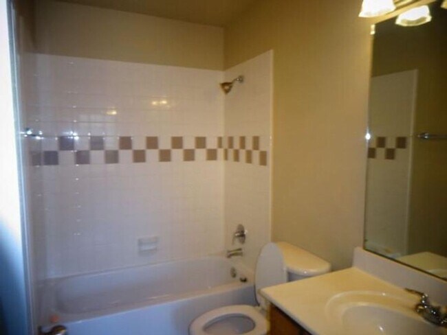 Building Photo - 107 Yegua Cir