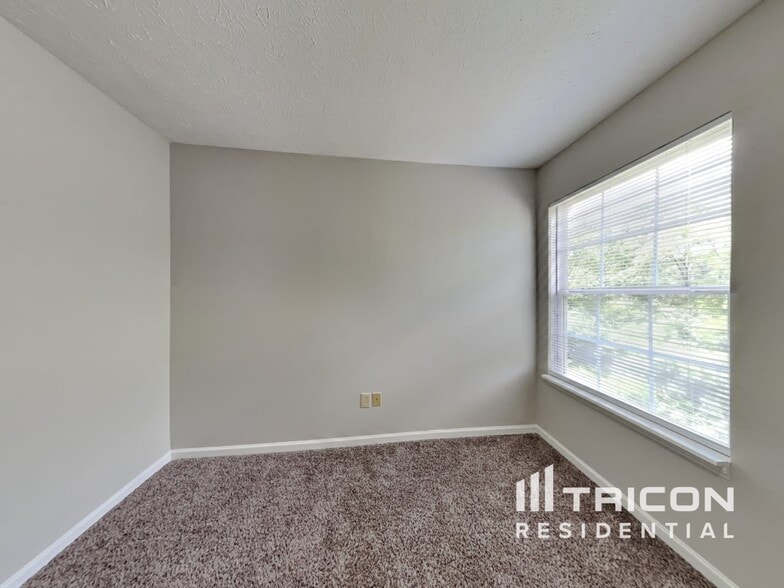 Building Photo - 6422 Coconut Ct