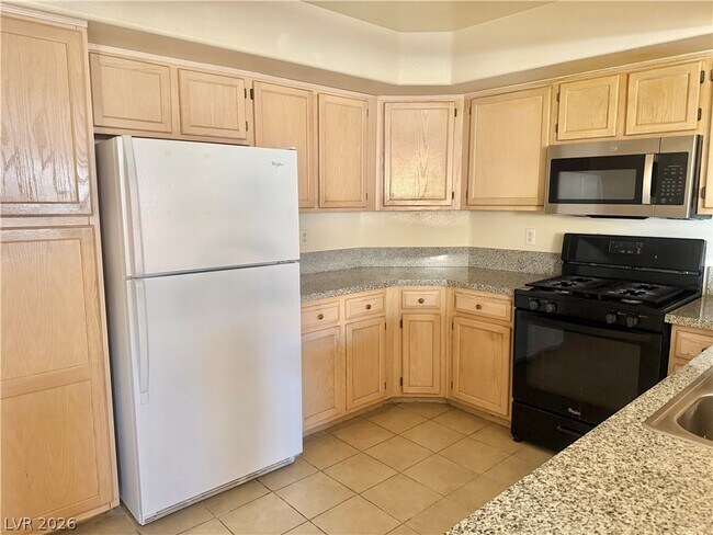 Building Photo - 7950 W Flamingo Rd