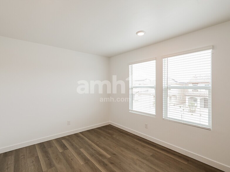 Building Photo - 6468 E Paseo Baranda