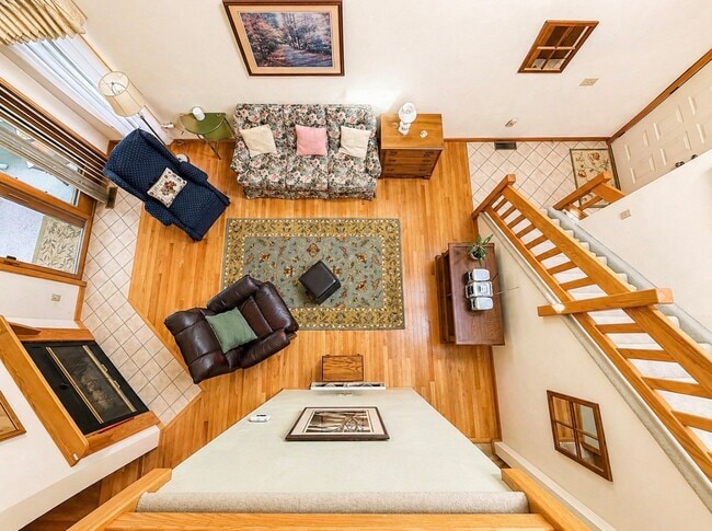 Building Photo - 209 Vivian Ln