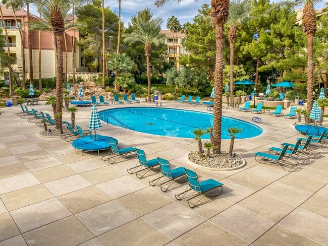 Building Photo - "Chic Las Vegas Condo Oasis: 1-Bedroom Gem...