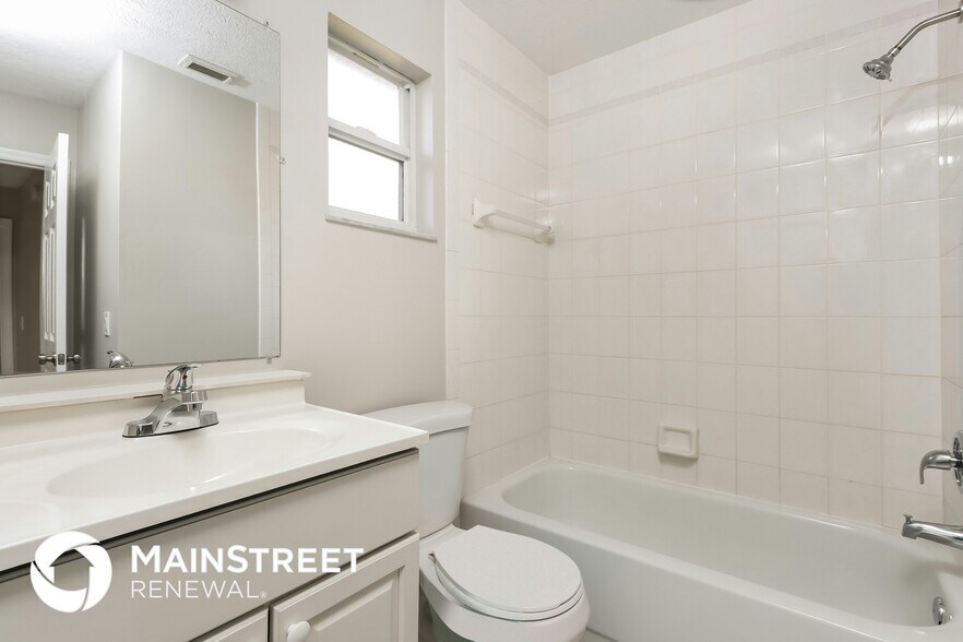 Building Photo - 1721 SW Whipple Ave