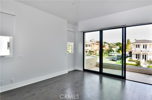 Building Photo - 621 Narcissus Ave