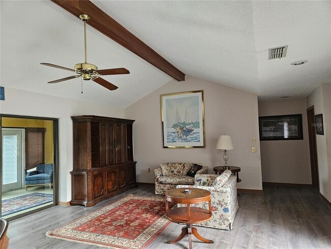 Building Photo - 2014 E View Dr