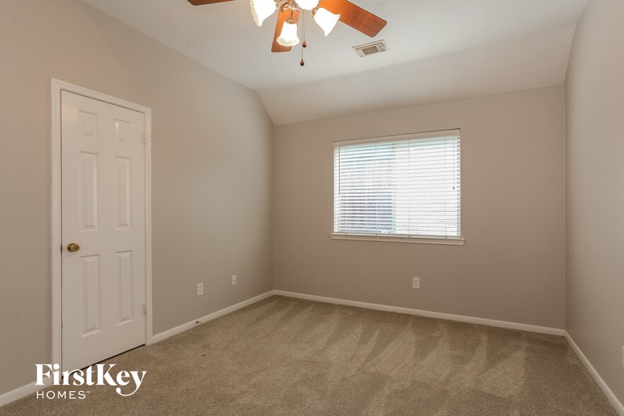 Building Photo - 2115 Mercoal Dr