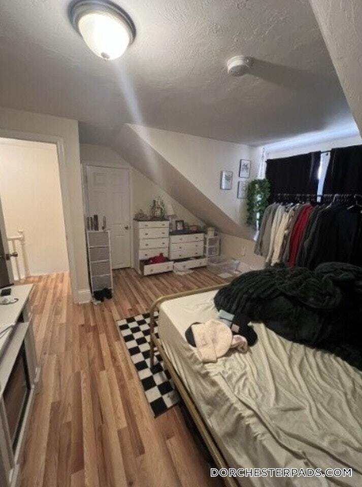 Building Photo - 4 Sexton Ct