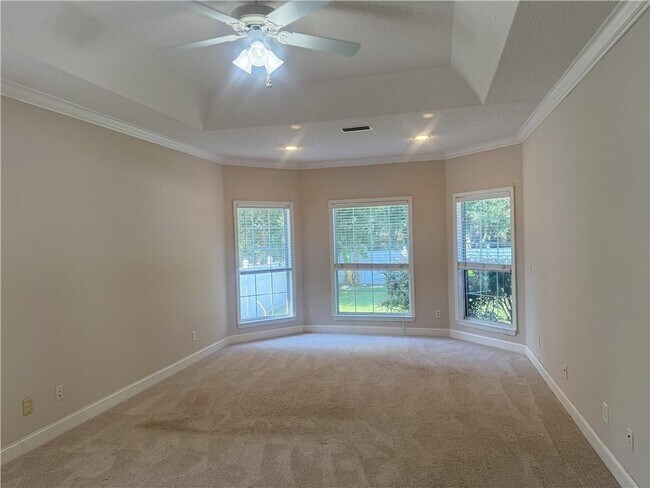 Building Photo - 141 Royal Dr