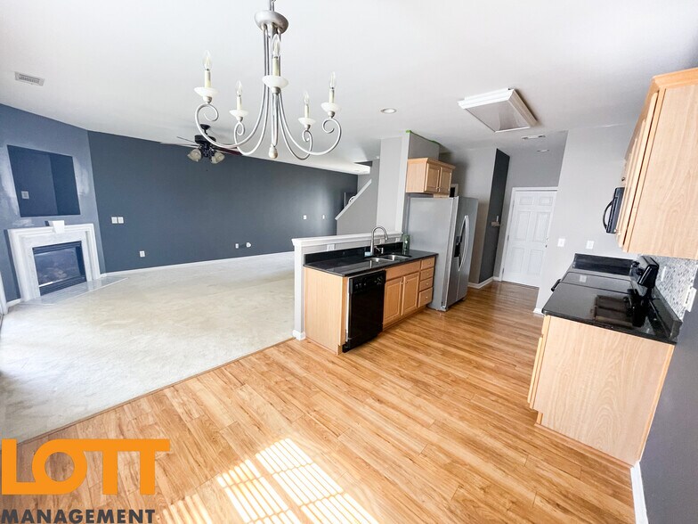 Building Photo - 108 Pin Oak Ct