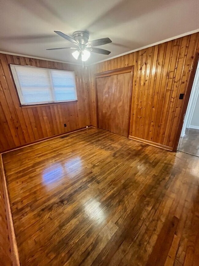 Building Photo - Beautiful 4 Bed, 2 Bath Brick Home Near Robins Air Force Base!